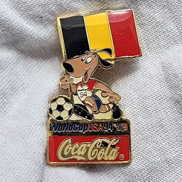 Belgium 1994 Coca-Cola FIFA World Cup Soccer Dog Striker Mascot Pin Football Pin - Picture 1 of 7